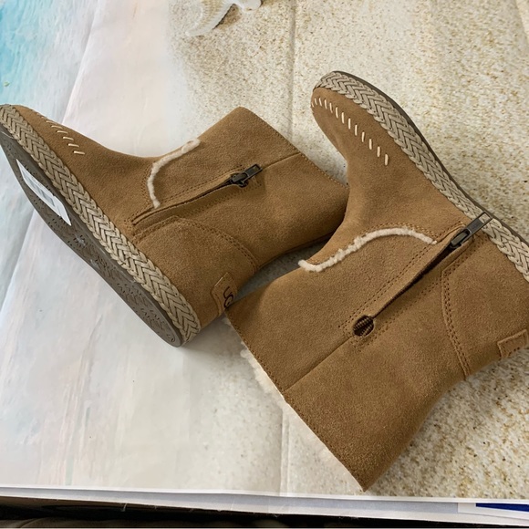 UGG Ailish Women's Shoes - Picture 10 of 13